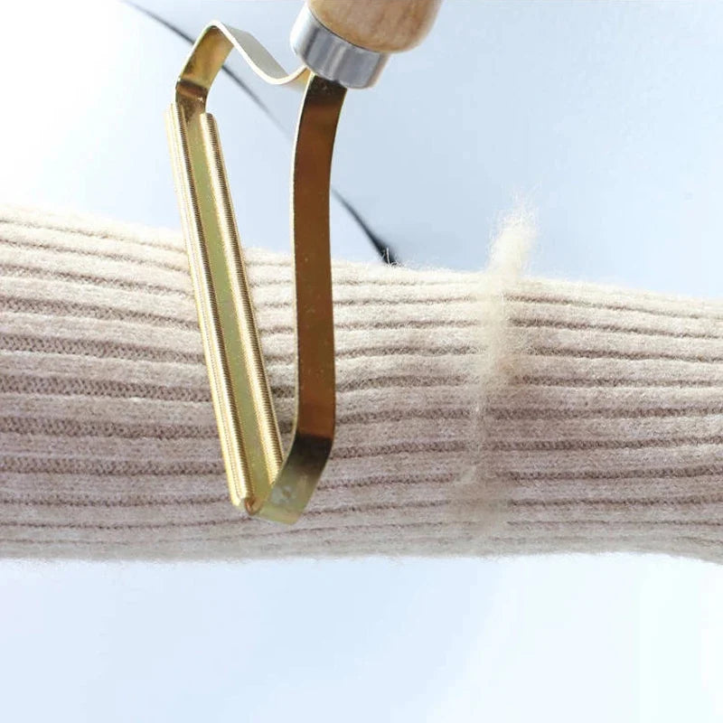 Pflegebürste gegen Tierhaare & Fusseln – für Möbel, Kleidung & Auto